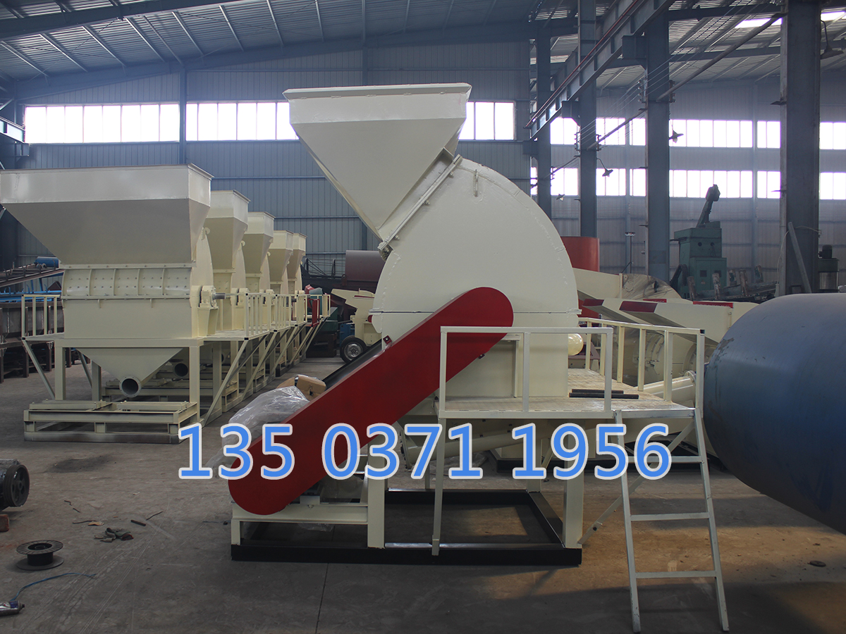 車載樹木粉碎機