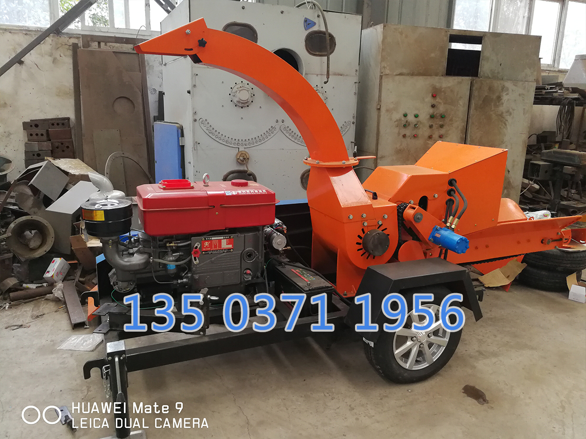 移動(dòng)式柴油樹(shù)枝粉碎機(jī)