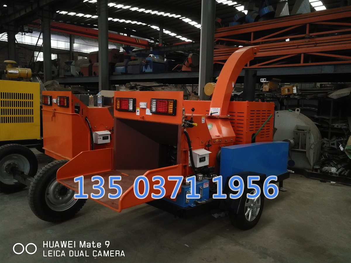 全自動(dòng)移動(dòng)樹(shù)枝粉碎機(jī)